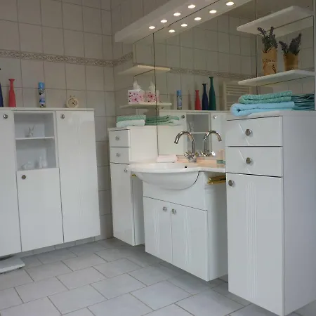 Loquard, 15168 리어